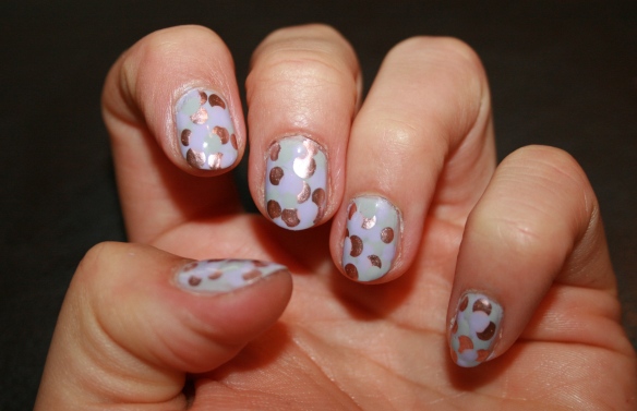 Dotted-nails