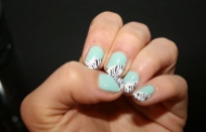 Mint-nails-and-some-zebra