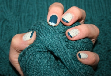 Mint-sparkle-teal-french-nails
