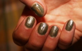 stamped-green-nails-2